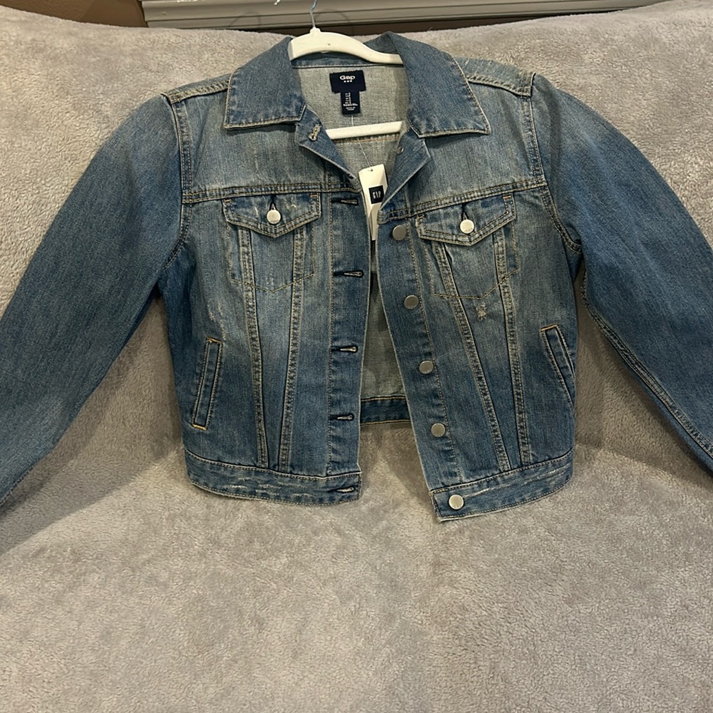 Classic GAP women’s jean jacket